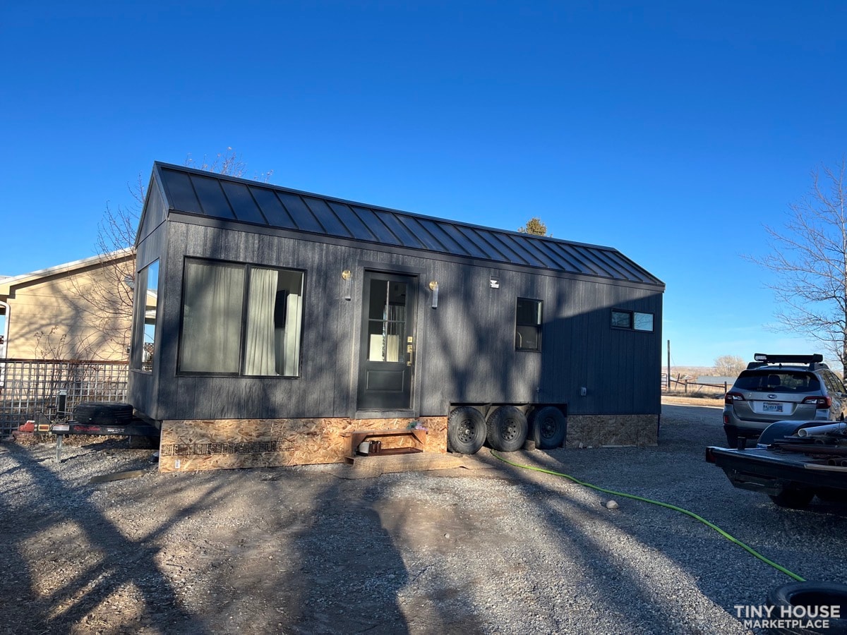 Beautiful Tiny on Wheels - Image 3