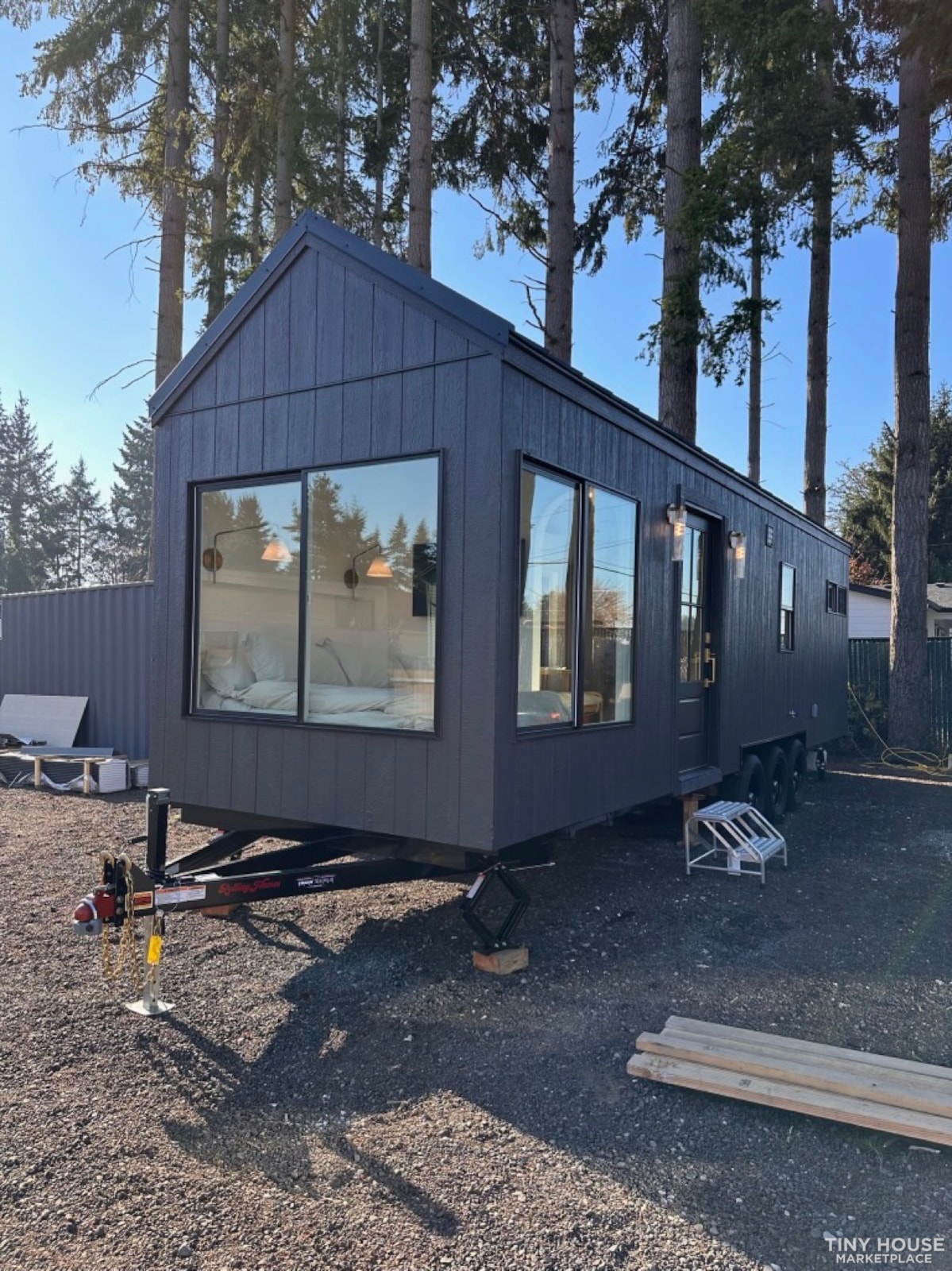 Beautiful Tiny on Wheels - Image 4