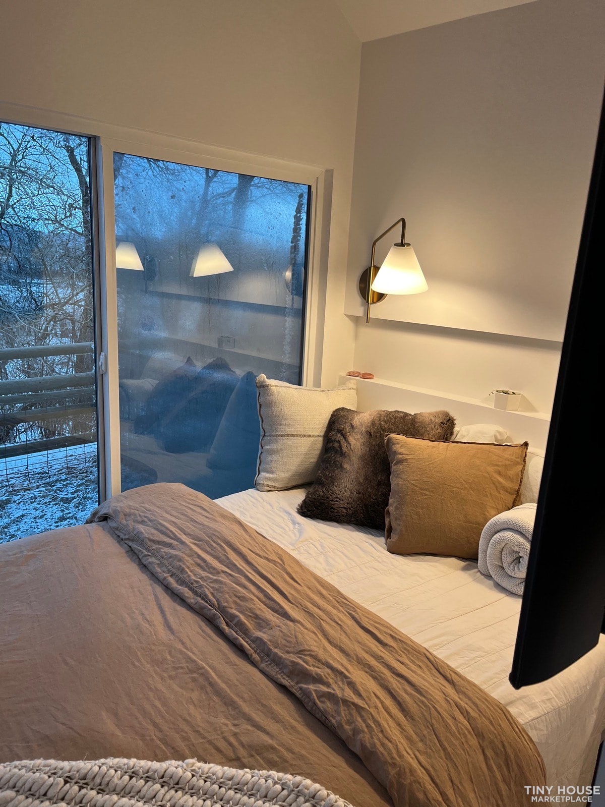 Beautiful Tiny on Wheels - Image 7