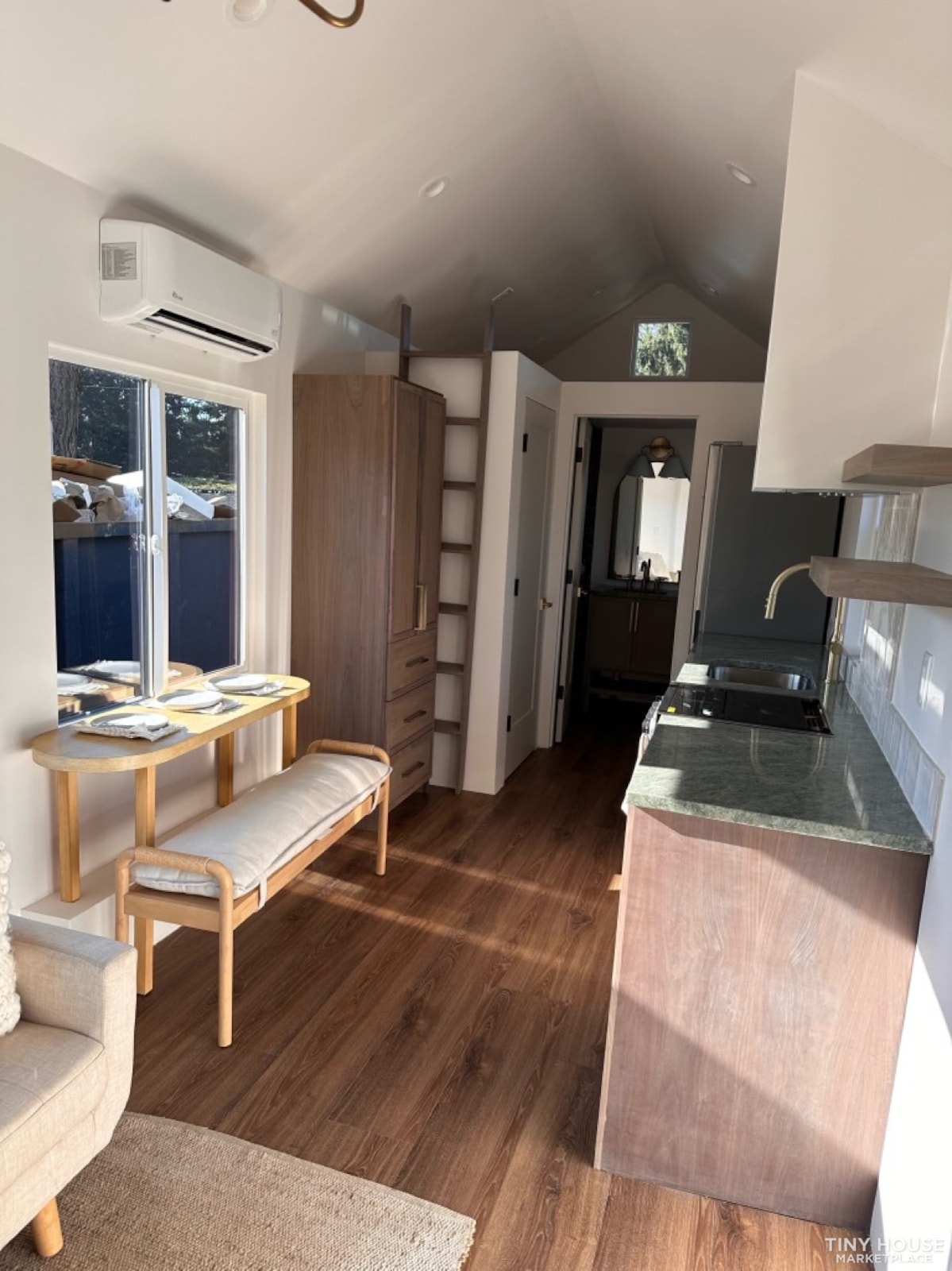 Beautiful Tiny on Wheels - Image 12