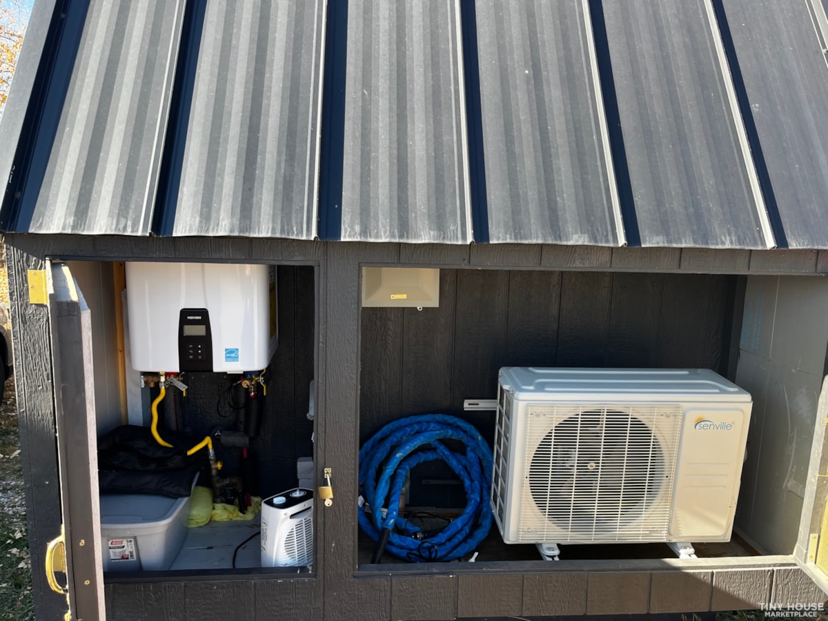 Beautiful Tiny on Wheels - Image 17