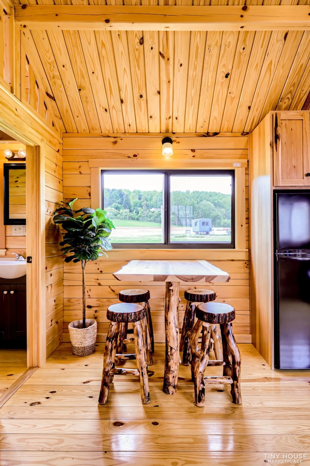 Brand New Rancher Cabin - Spacious Living, Fully Furnished, Available Now - Image 9