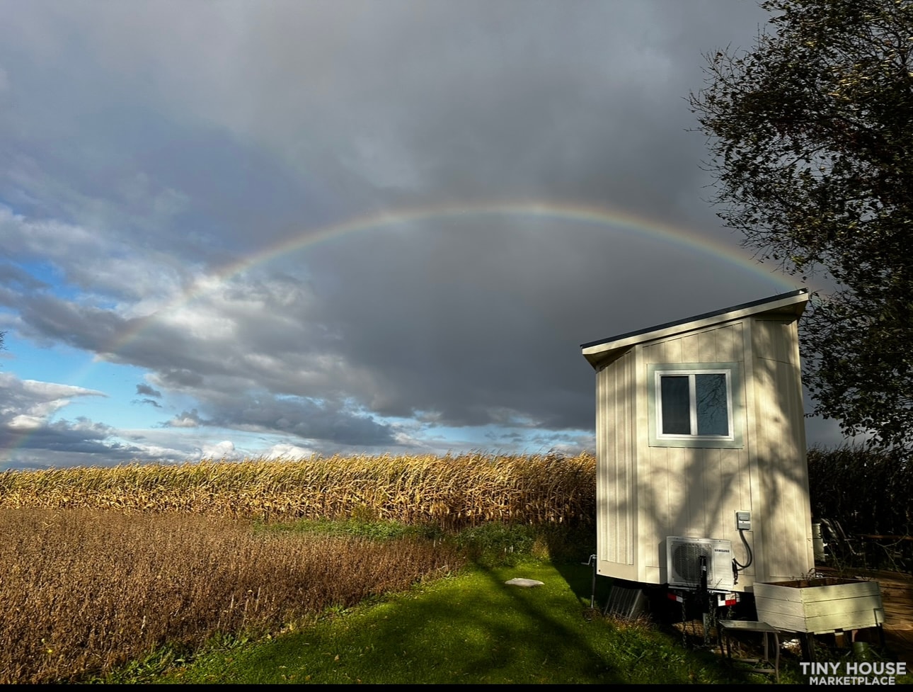 Custom 28ft tiny home perfect for full time living or rental - Image 3