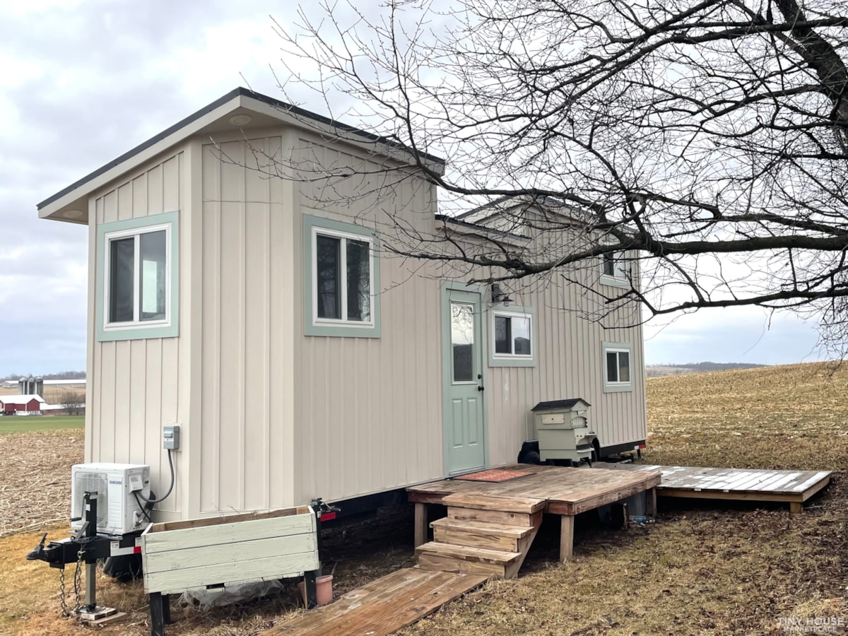 Custom 28ft tiny home perfect for full time living or rental