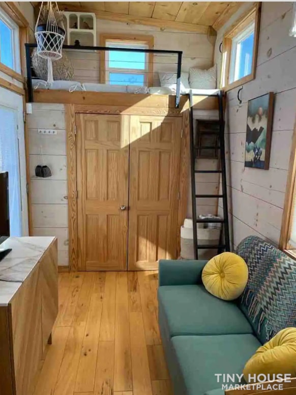 THOW, King Loft, Lots of Storage - Image 2