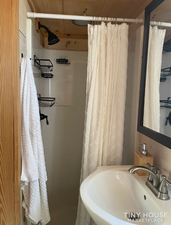 THOW, King Loft, Lots of Storage - Image 7