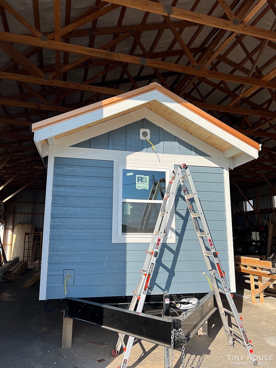 Brand New Charming Charleston - single level + potential lot with approval